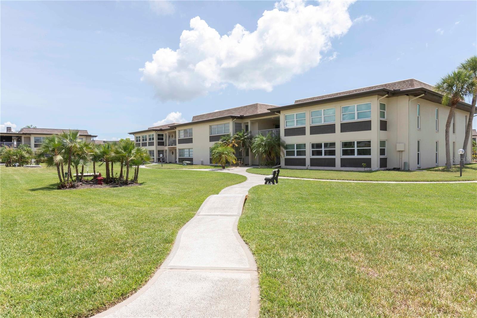 W7876431 Property Photo