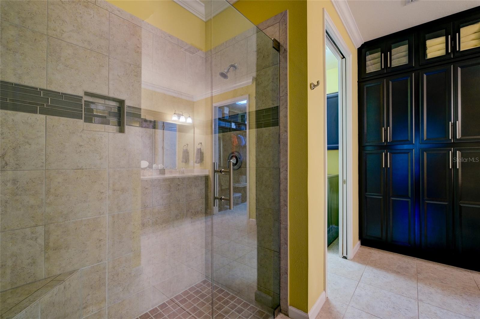 A4655788 Property Photo
