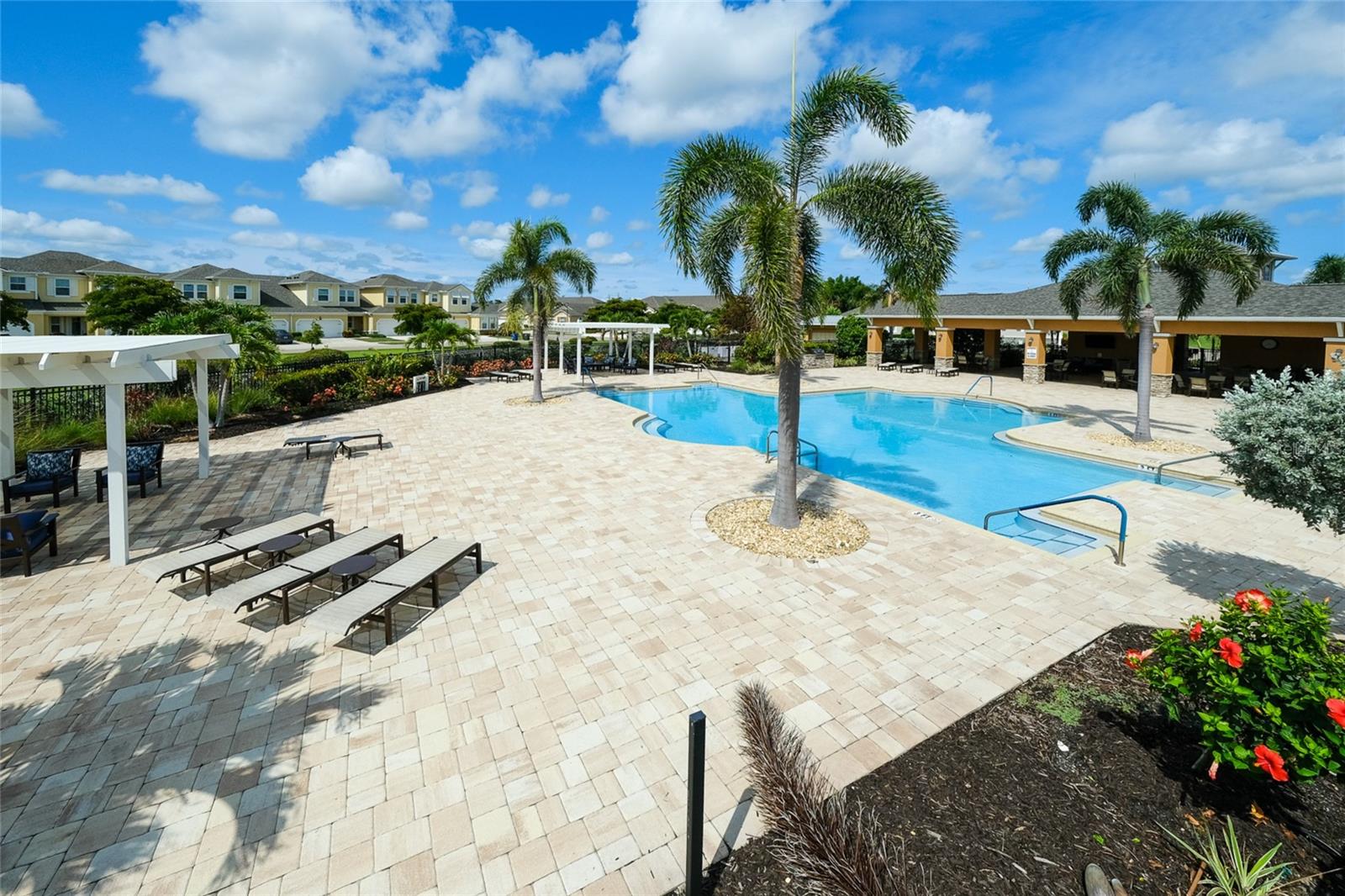 A4655788 Property Photo
