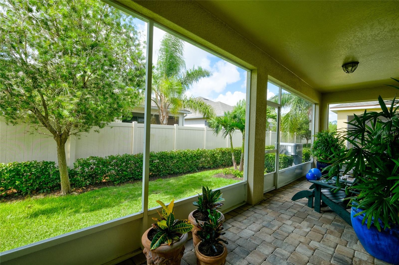 A4655788 Property Photo