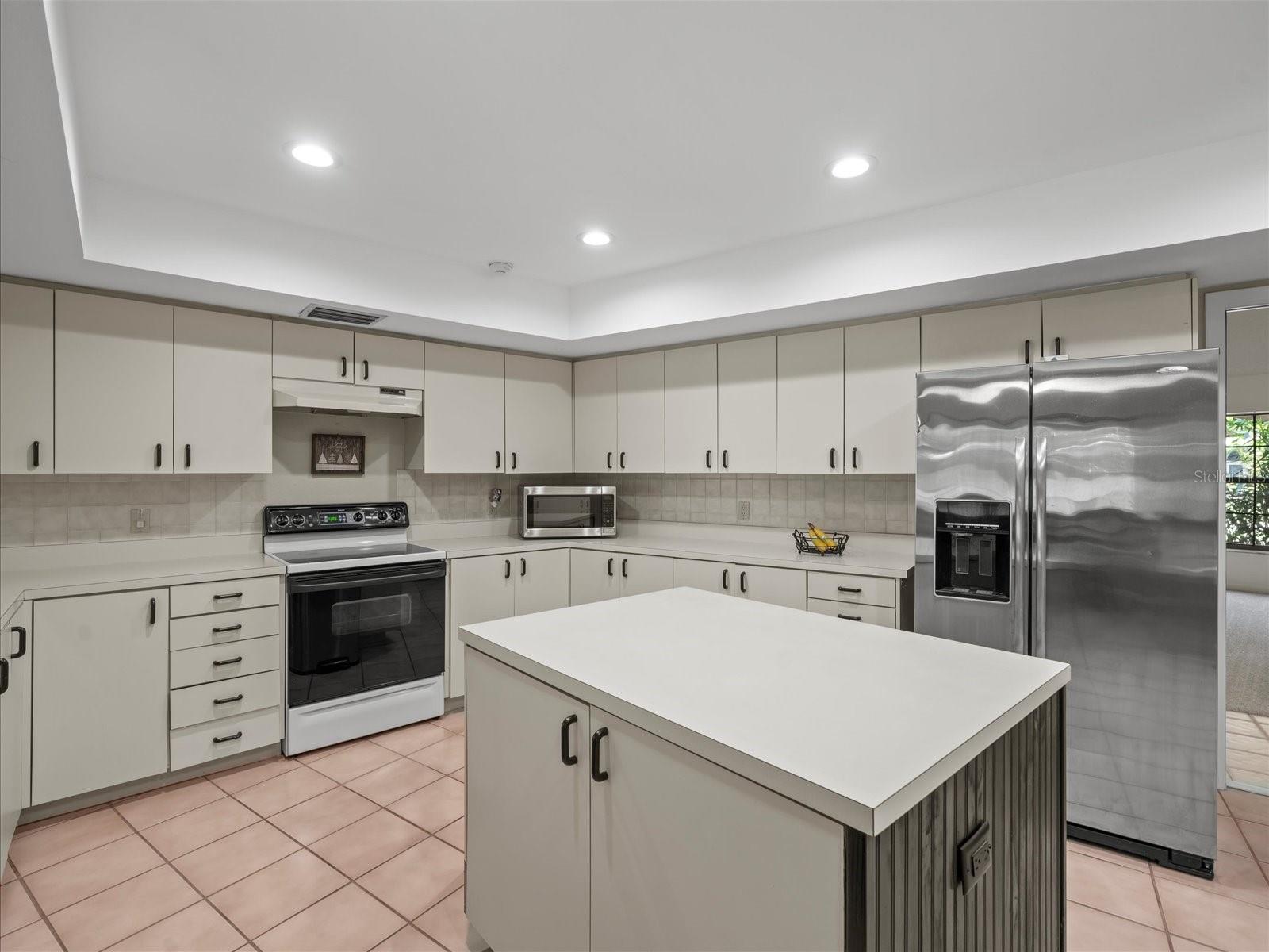 3305 WESTMORELAND DR, TAMPA, FL, 33618