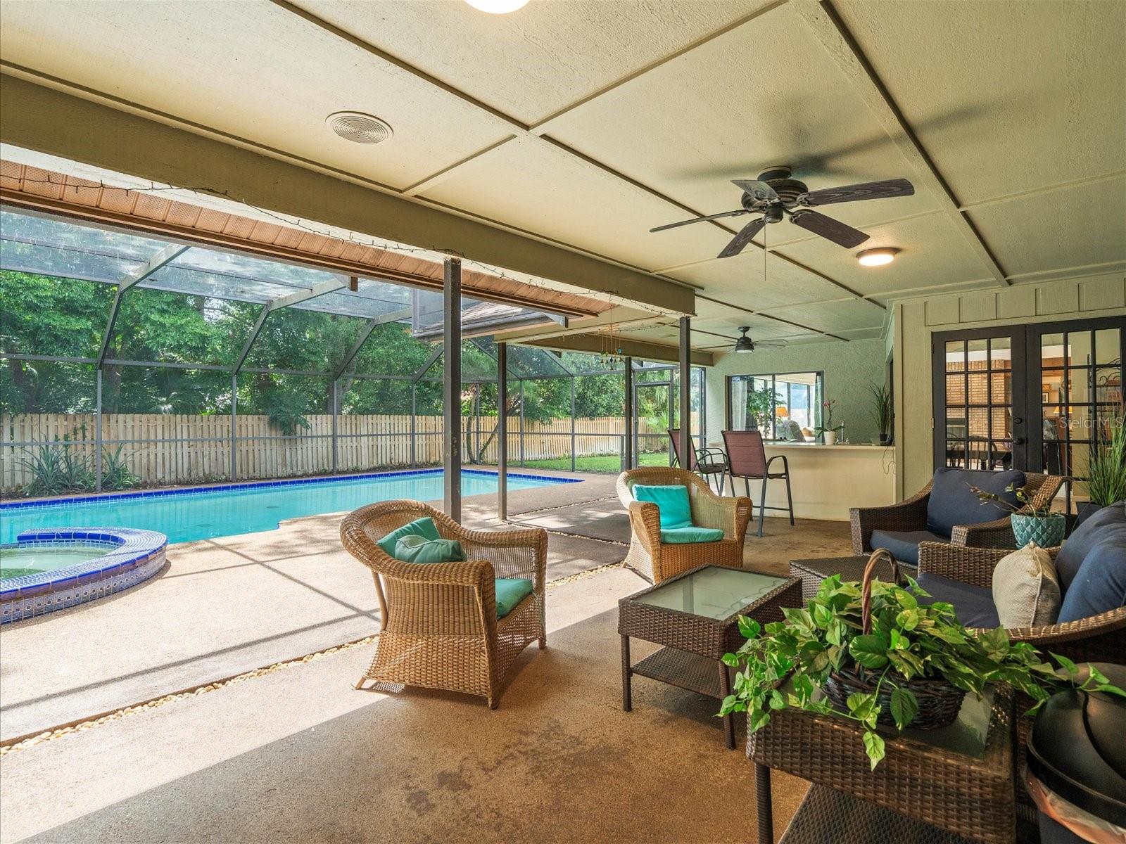 3305 WESTMORELAND DR, TAMPA, FL, 33618