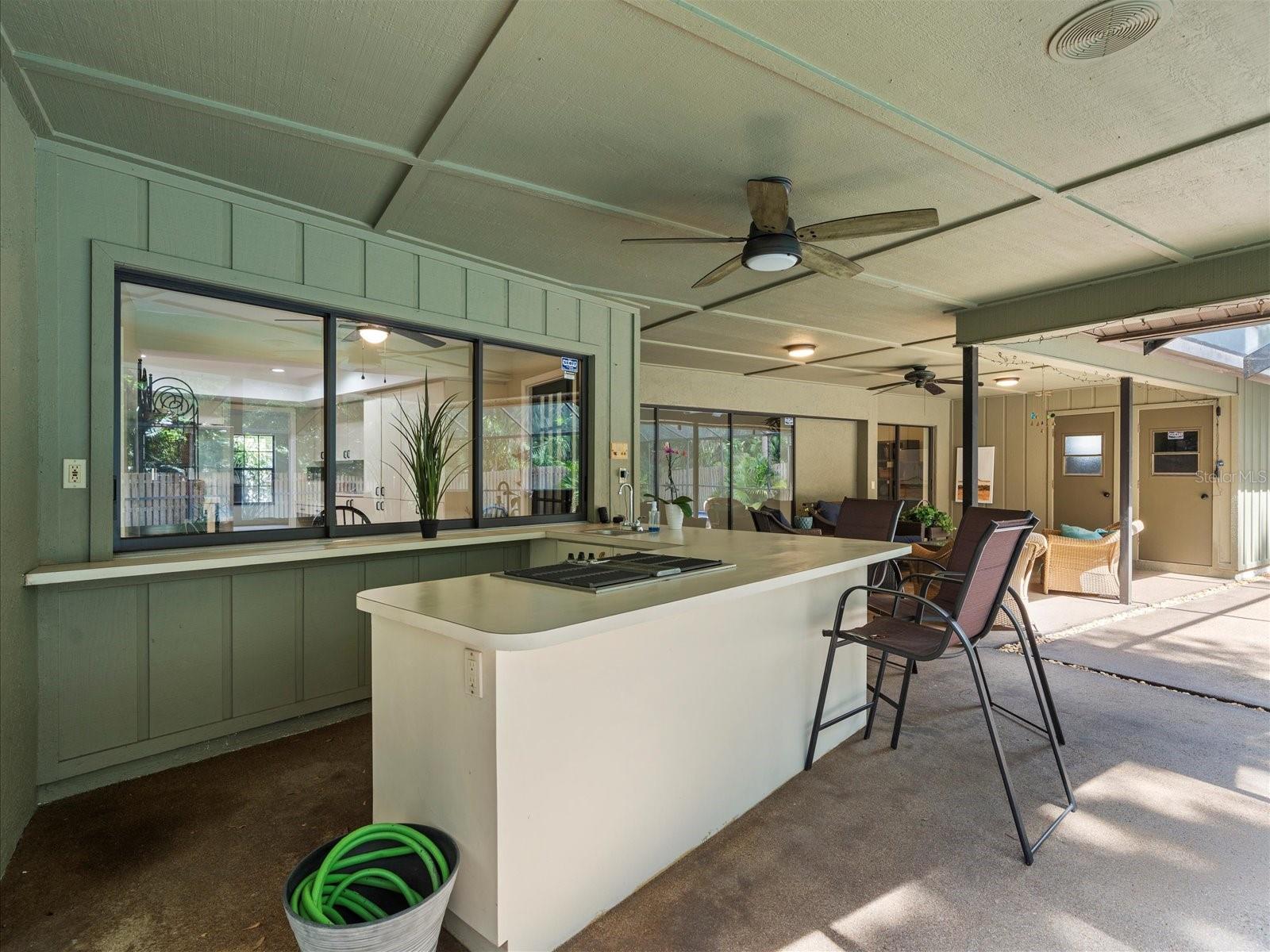 3305 WESTMORELAND DR, TAMPA, FL, 33618