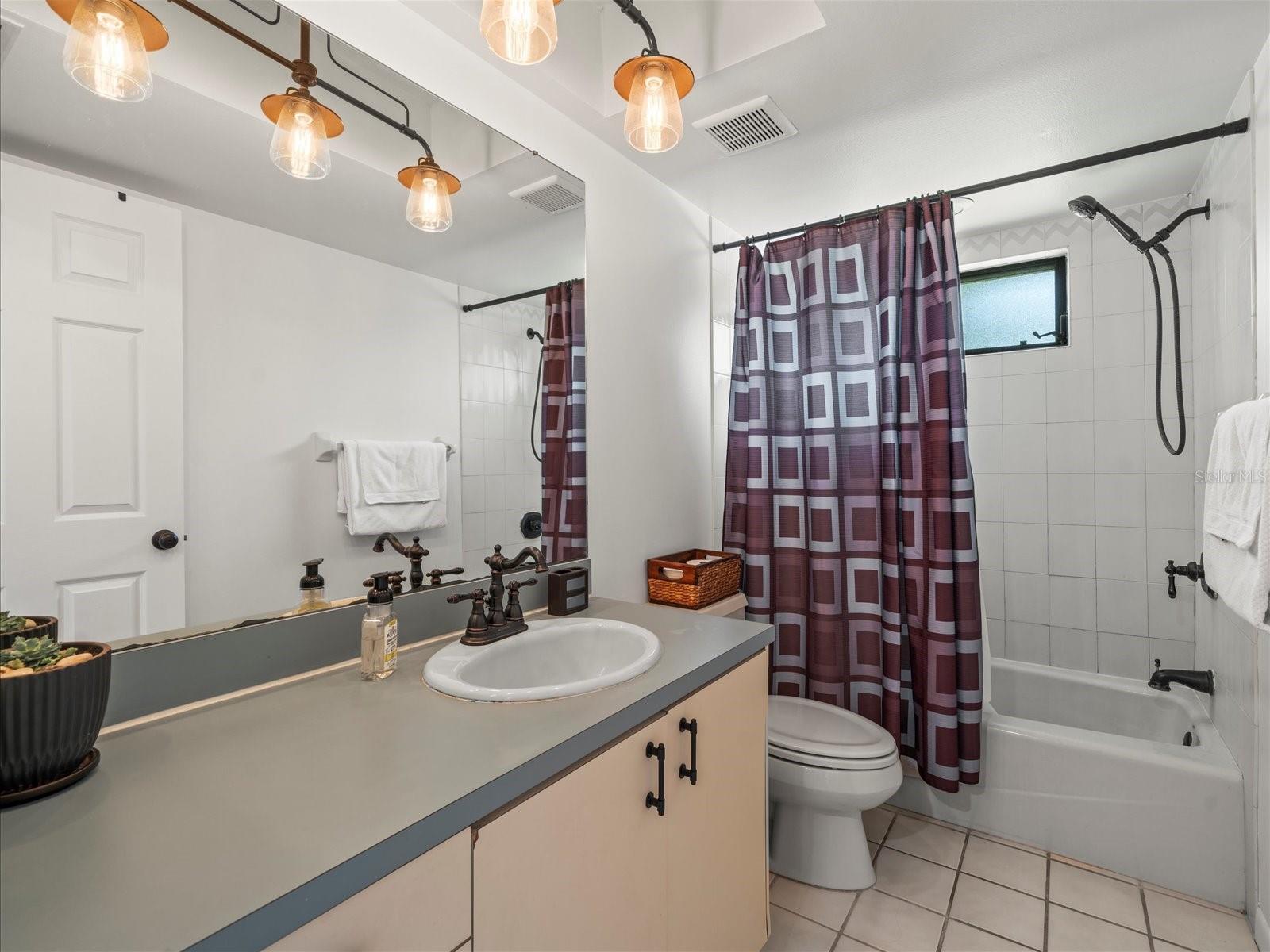 3305 WESTMORELAND DR, TAMPA, FL, 33618