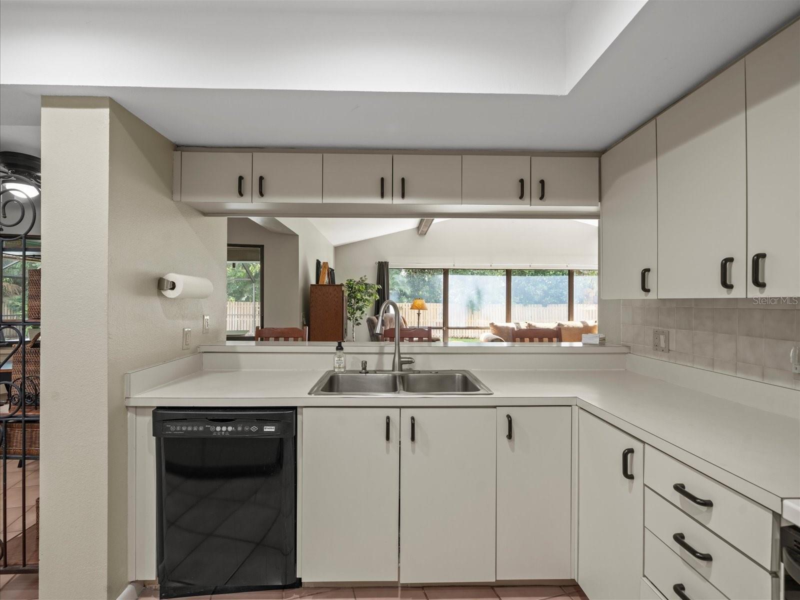 3305 WESTMORELAND DR, TAMPA, FL, 33618