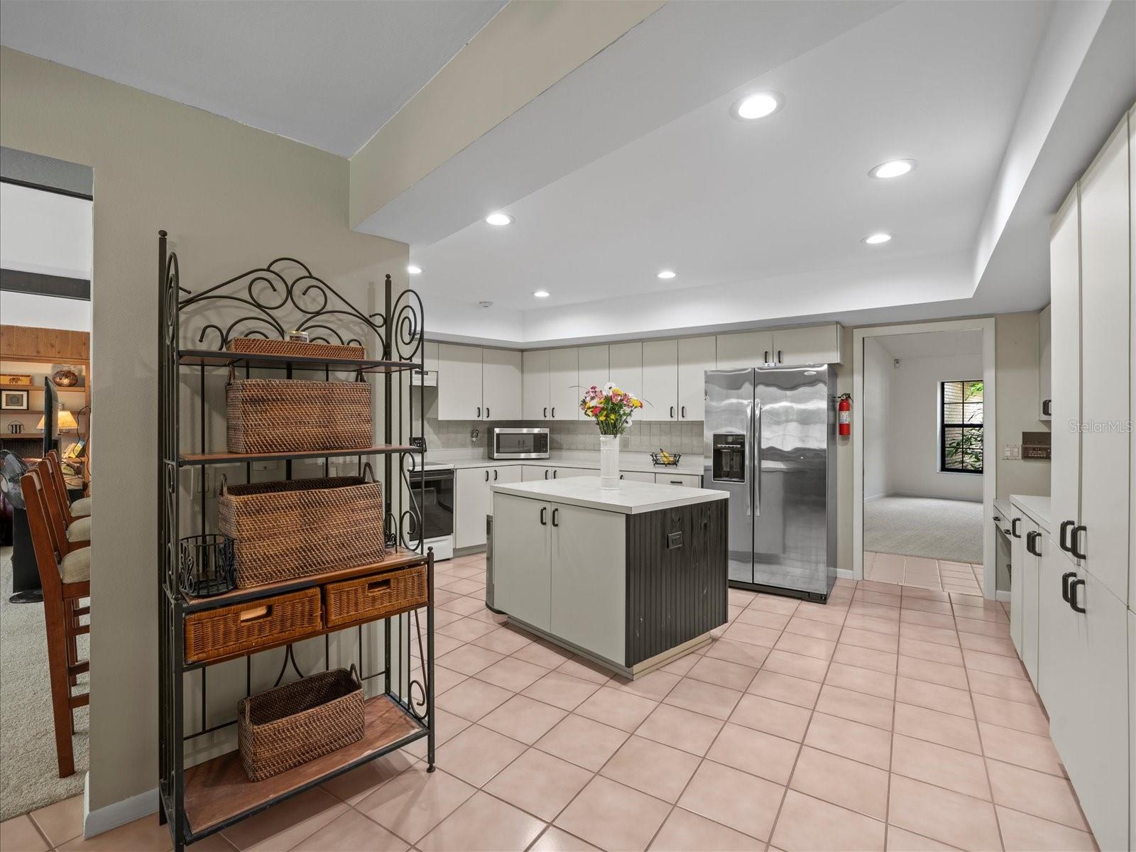 3305 WESTMORELAND DR, TAMPA, FL, 33618