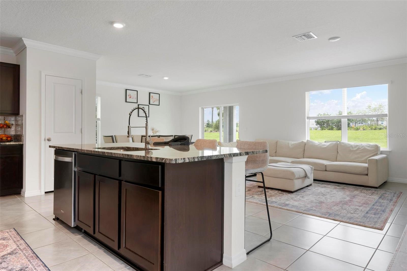 3255 HILLTOP CIR, BRADENTON, FL, 34211