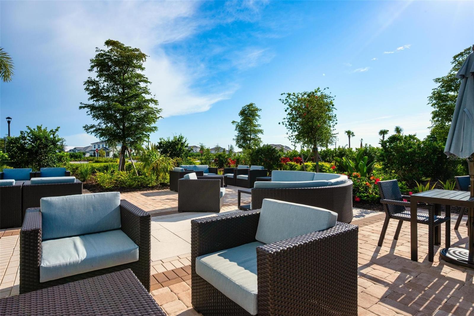 3255 HILLTOP CIR, BRADENTON, FL, 34211