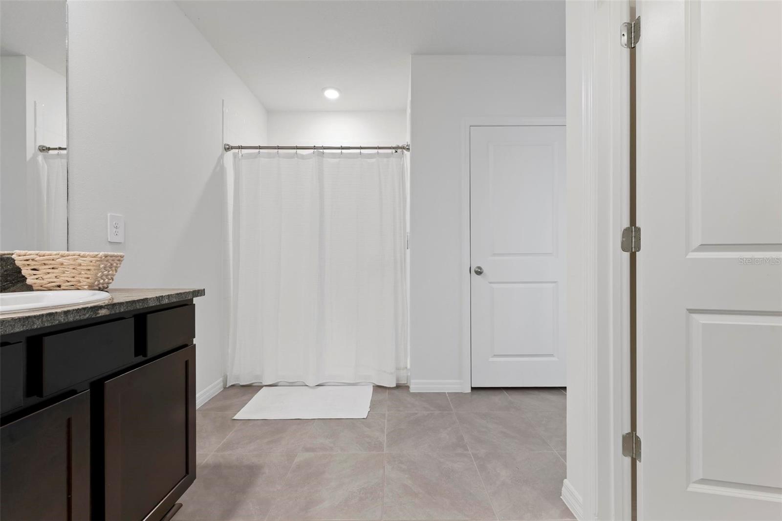 3255 HILLTOP CIR, BRADENTON, FL, 34211