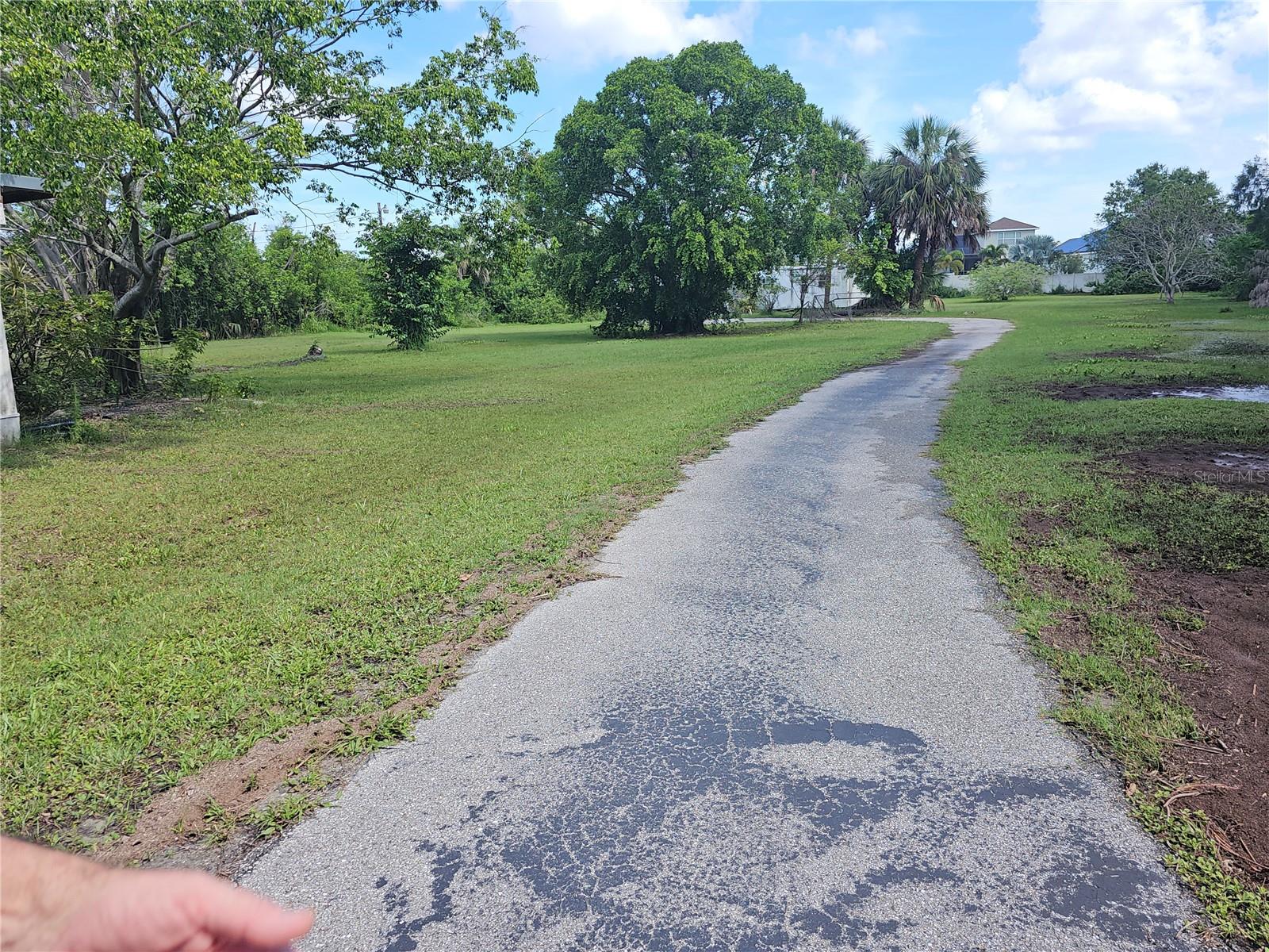 1603, 1605,1608,1611 W SHELL POINT RD, RUSKIN, FL, 33570