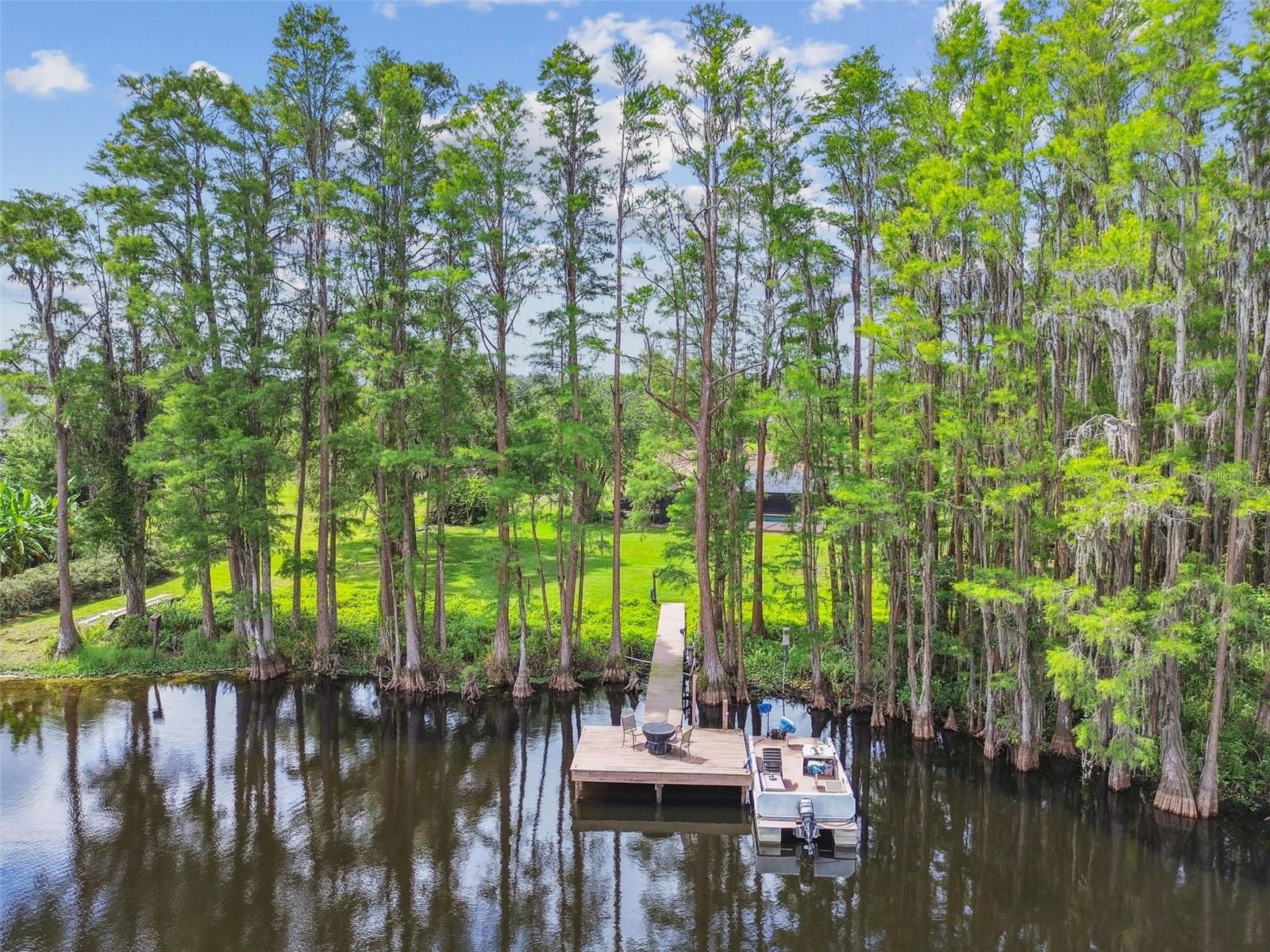 820 NEWBERGER RD, LUTZ, FL, 33549