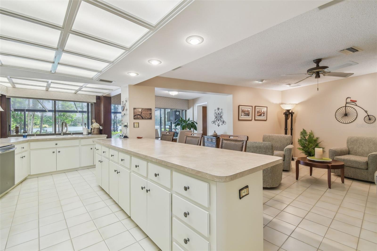 820 NEWBERGER RD, LUTZ, FL, 33549