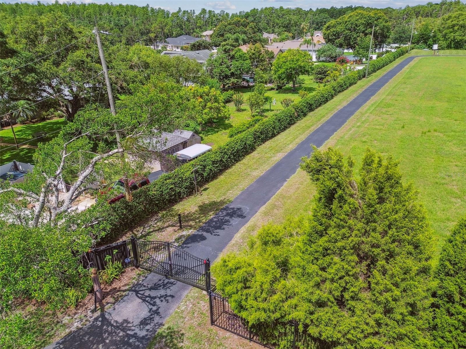 820 NEWBERGER RD, LUTZ, FL, 33549