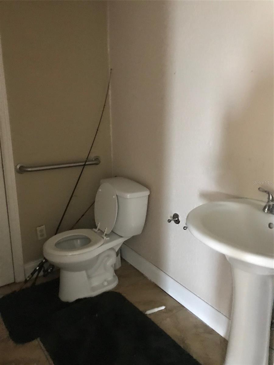 10 S SEMORAN BLVD S, ORLANDO, FL, 32822