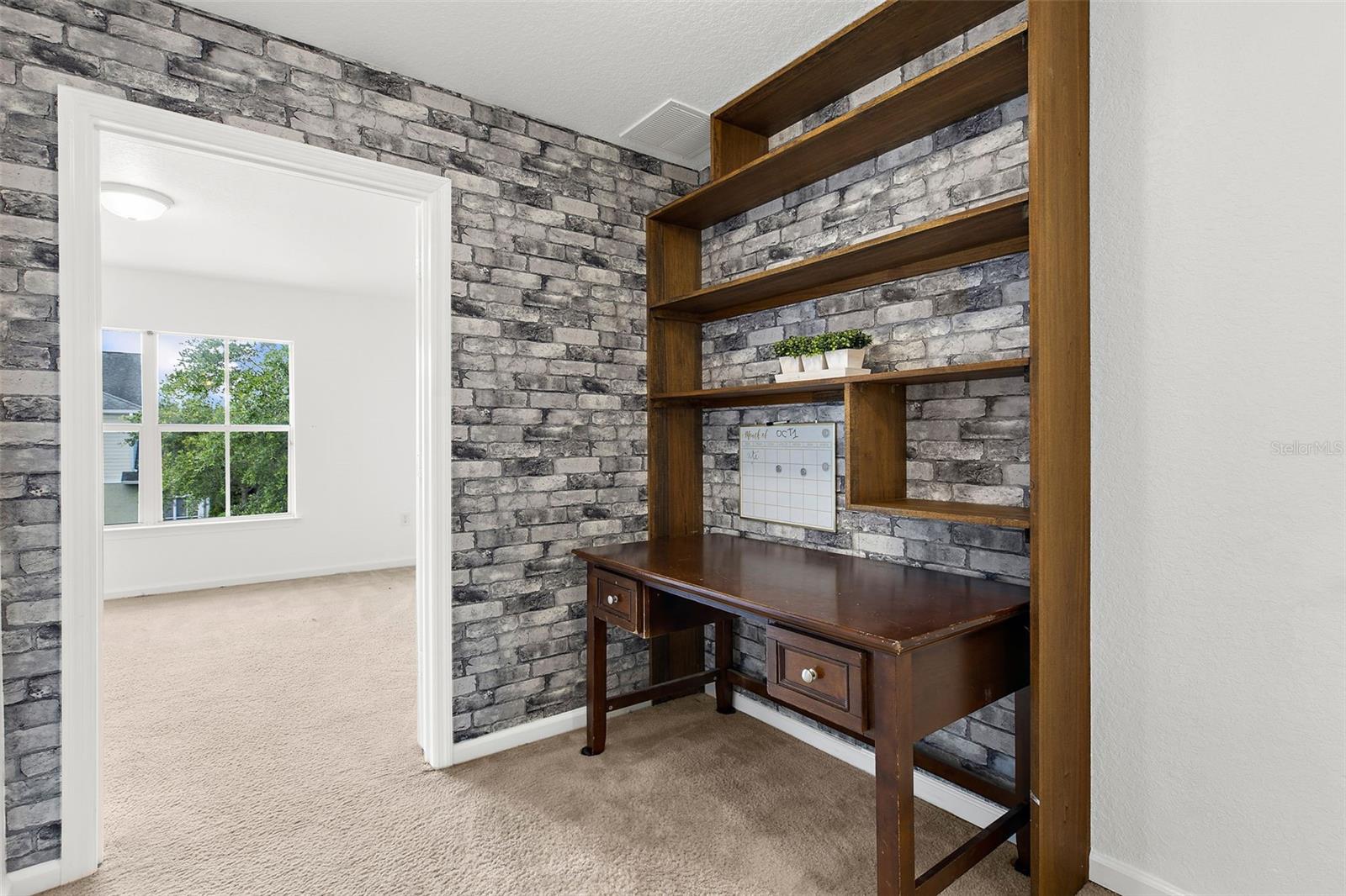 8202 DOWN ROYAL RD, TAMPA, FL, 33610