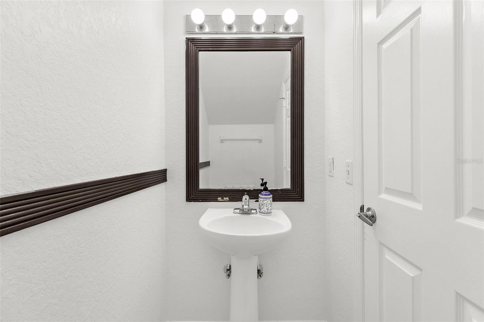 8202 DOWN ROYAL RD, TAMPA, FL, 33610