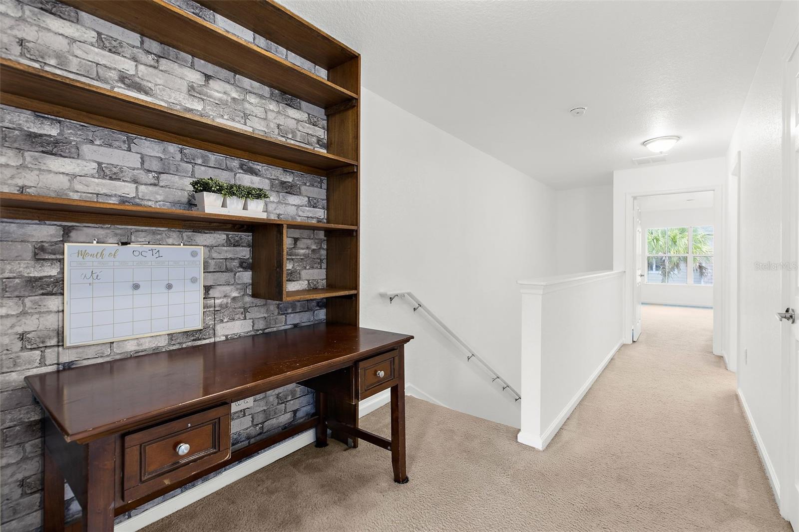 8202 DOWN ROYAL RD, TAMPA, FL, 33610