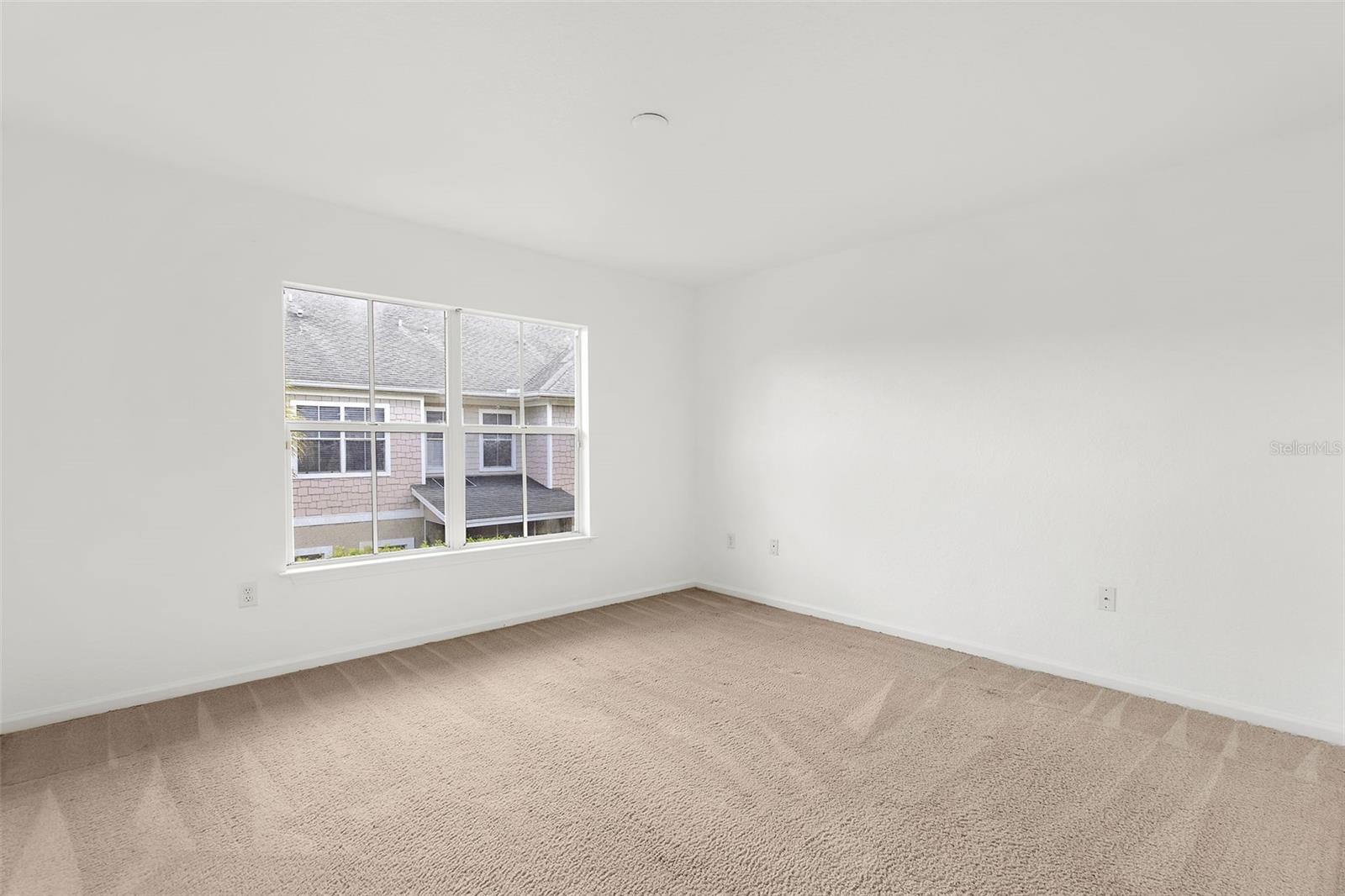 8202 DOWN ROYAL RD, TAMPA, FL, 33610