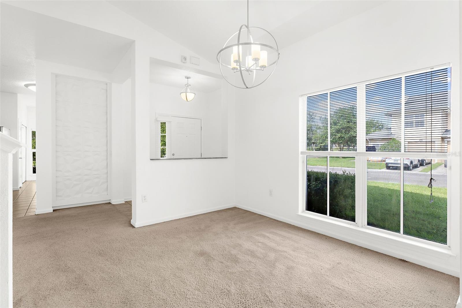 8202 DOWN ROYAL RD, TAMPA, FL, 33610