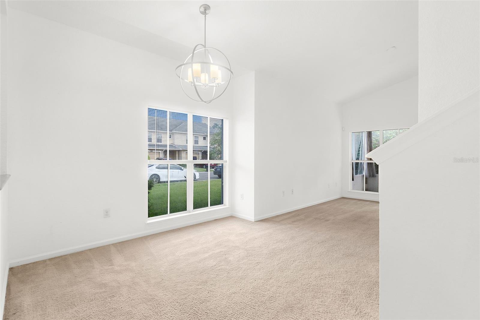 8202 DOWN ROYAL RD, TAMPA, FL, 33610