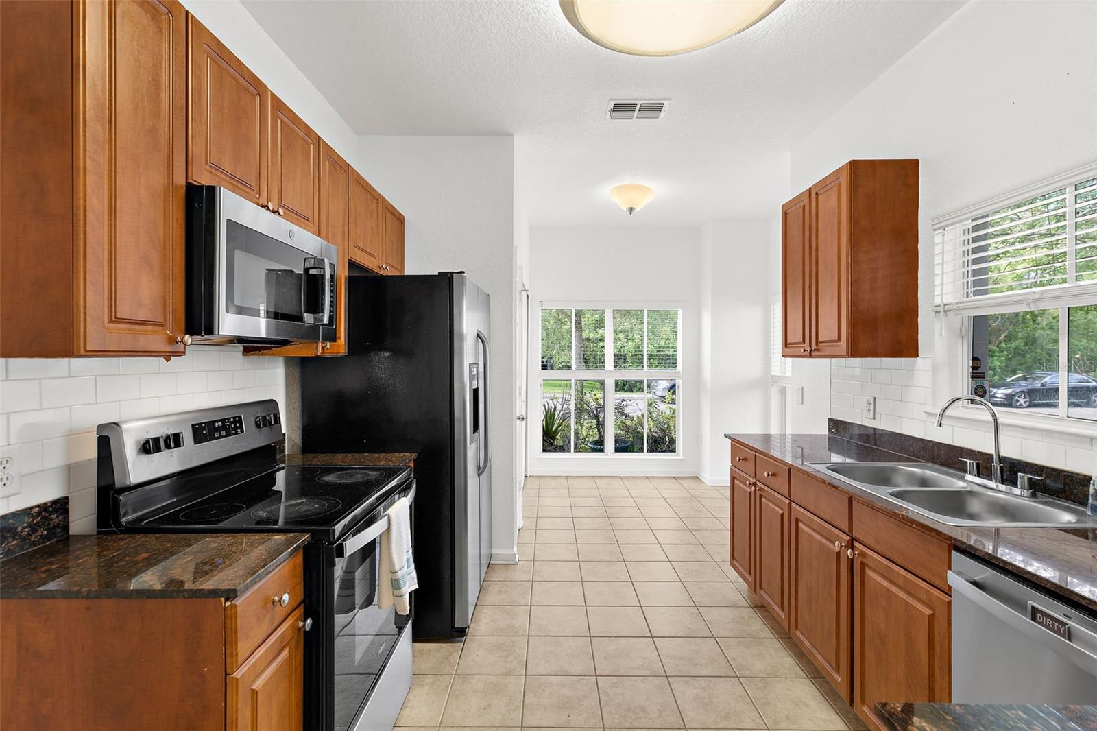 8202 DOWN ROYAL RD, TAMPA, FL, 33610