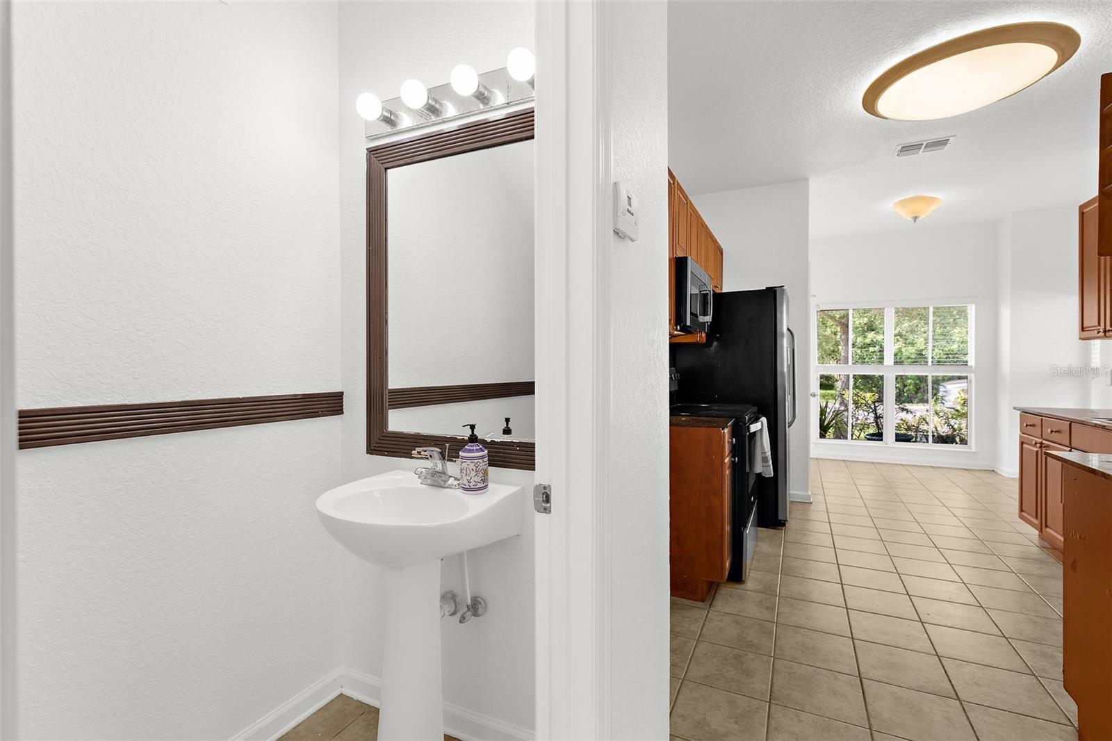 8202 DOWN ROYAL RD, TAMPA, FL, 33610