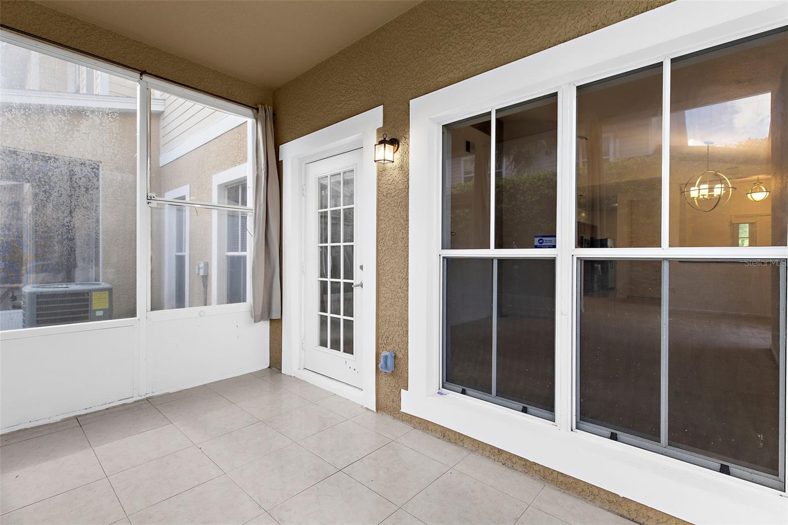 8202 DOWN ROYAL RD, TAMPA, FL, 33610