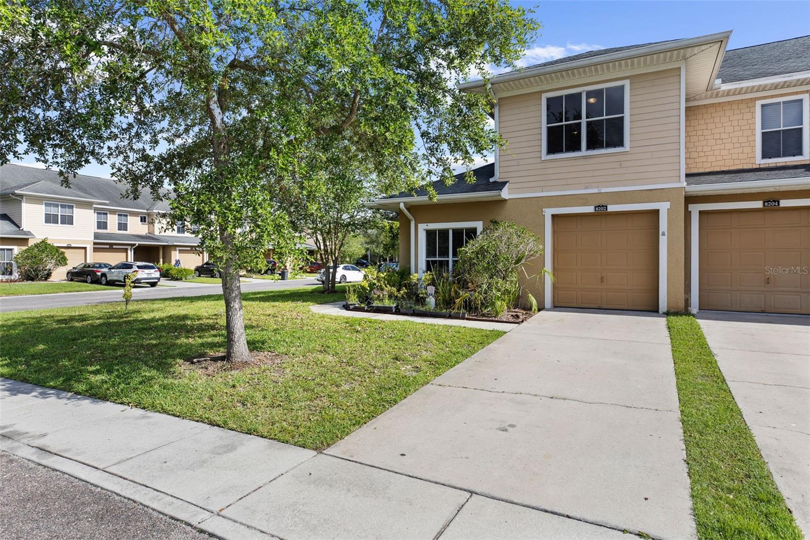 8202 DOWN ROYAL RD, TAMPA, FL, 33610