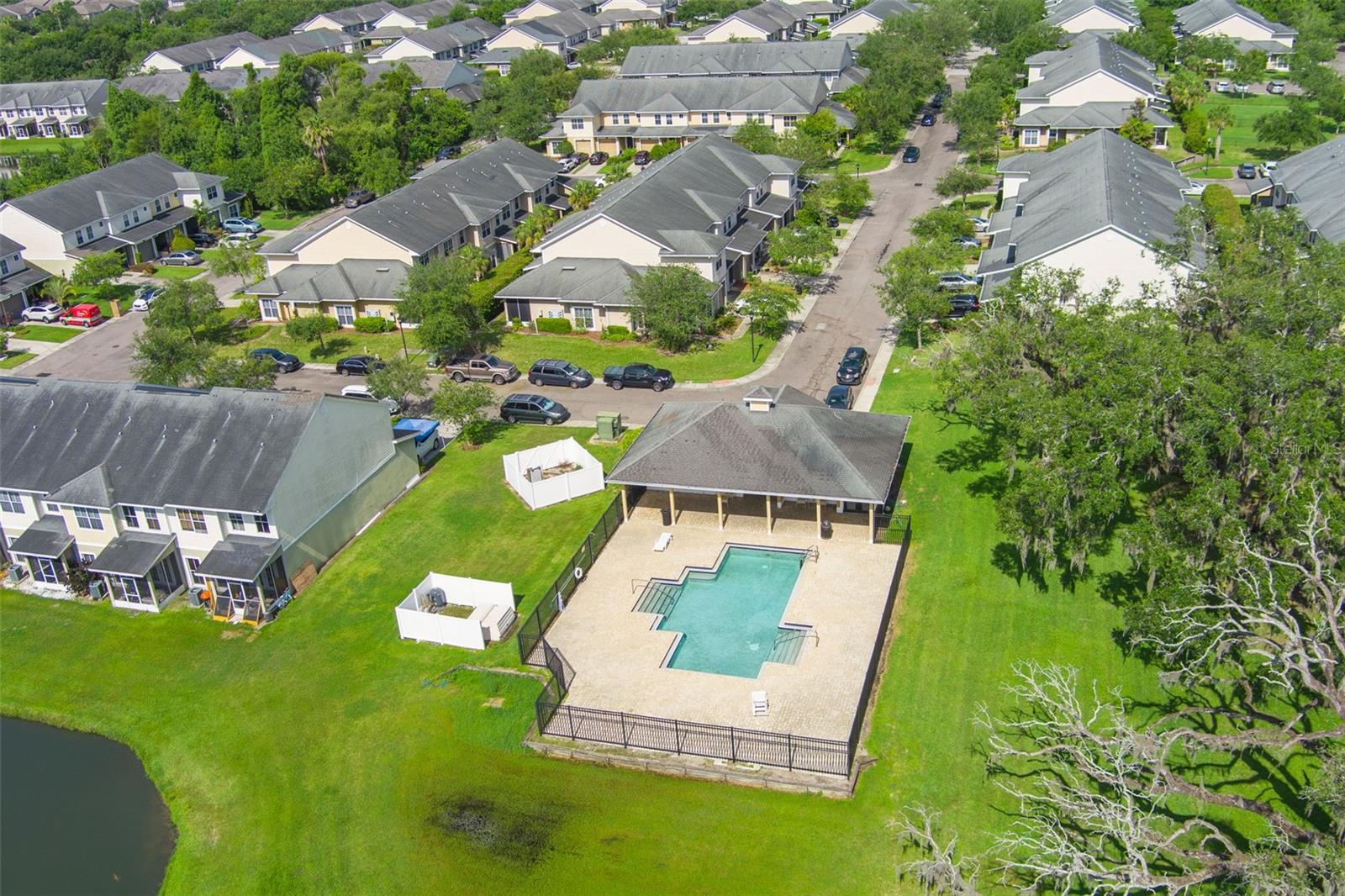 8202 DOWN ROYAL RD, TAMPA, FL, 33610