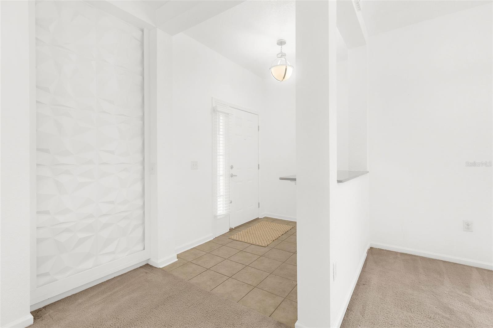 8202 DOWN ROYAL RD, TAMPA, FL, 33610