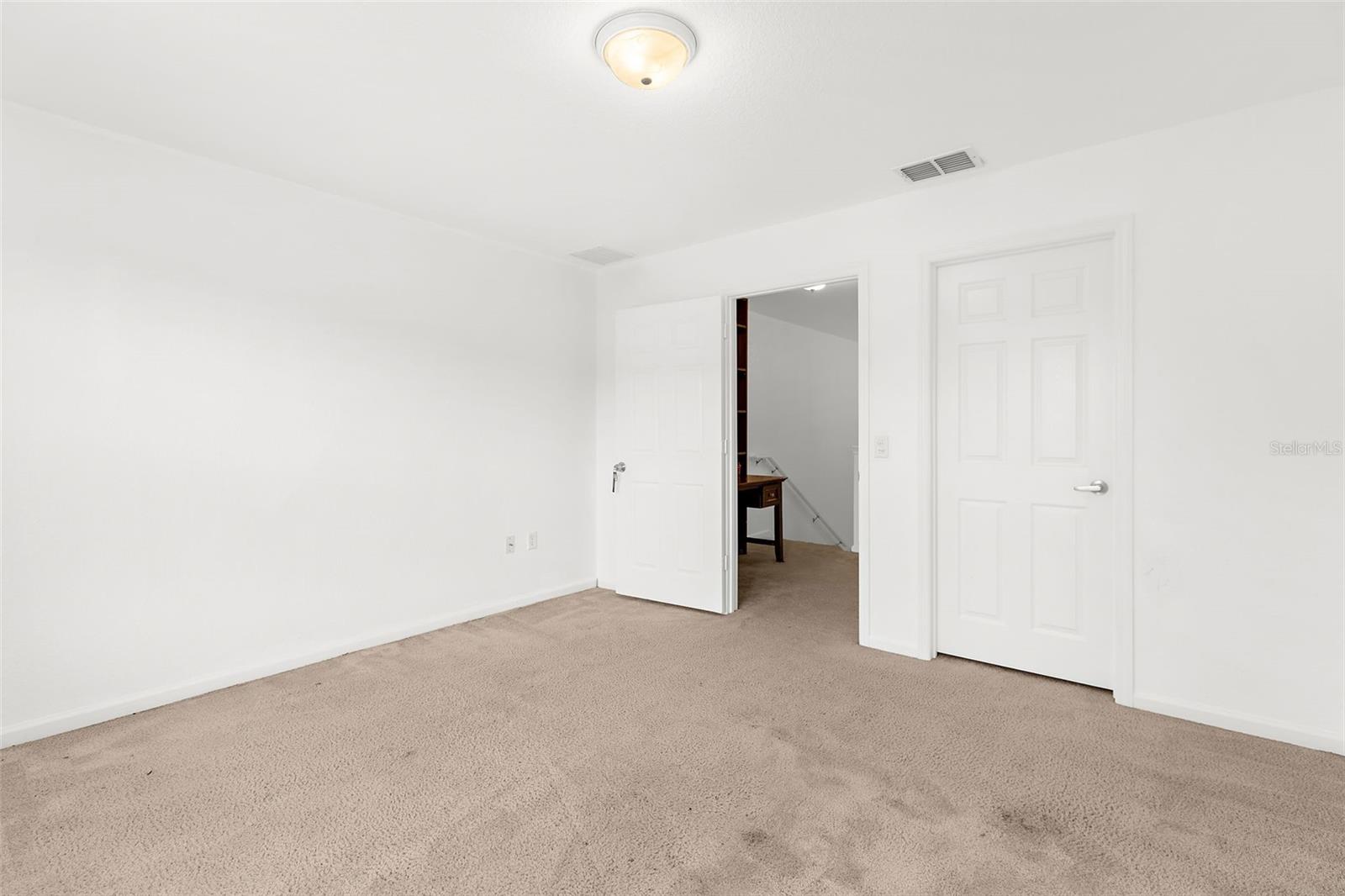 8202 DOWN ROYAL RD, TAMPA, FL, 33610