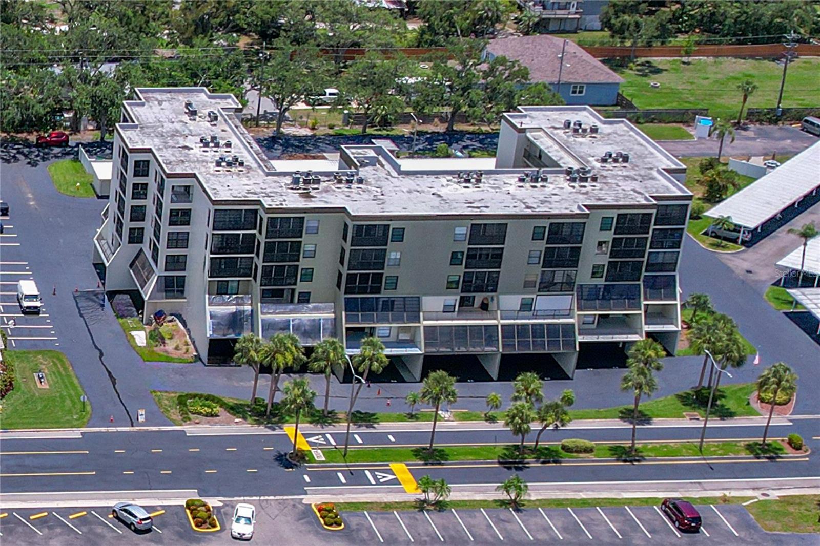 This 4th floor unit in the Palms of Long Bayou could be your new home!