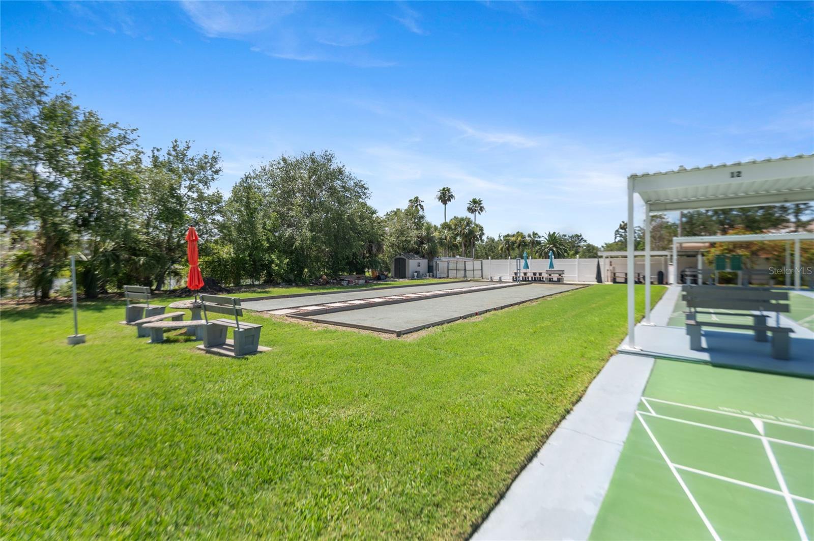 Two bocce counts for your enjoyment