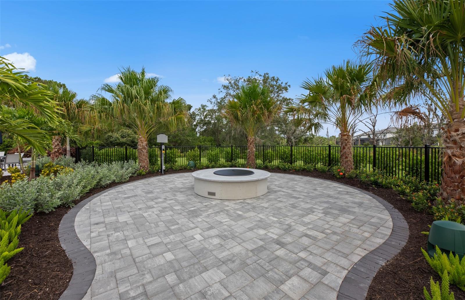 16423 SAPPHIRE POINT DR, LAKEWOOD RANCH, FL, 34211