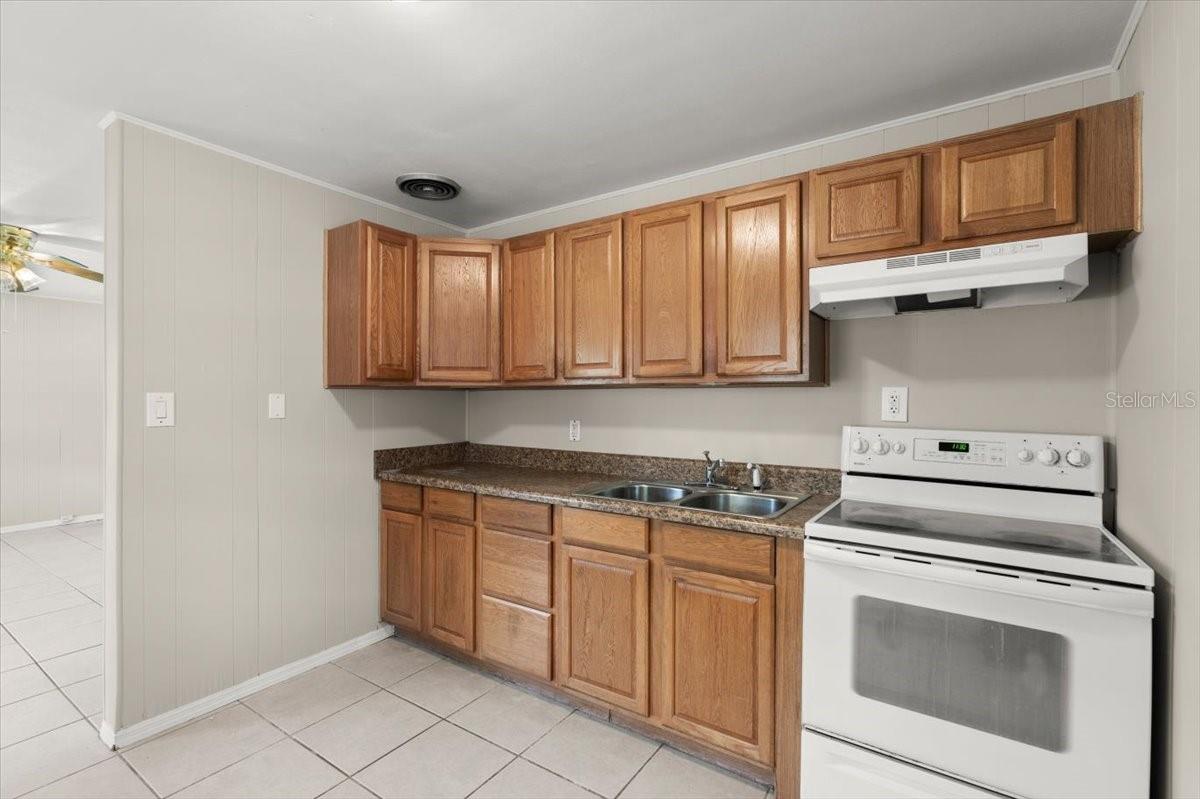 2633 YALE RD, SOUTH DAYTONA, FL, 32119