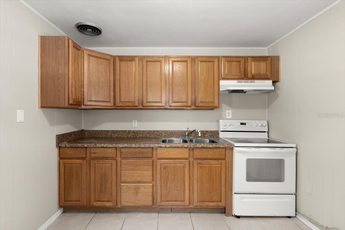 2633 YALE RD, SOUTH DAYTONA, FL, 32119