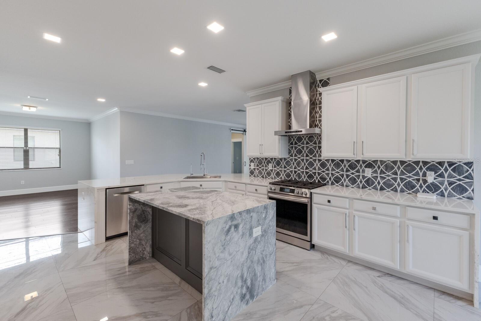 13616 SAW PALM CREEK TRL, LAKEWOOD RANCH, FL, 34211