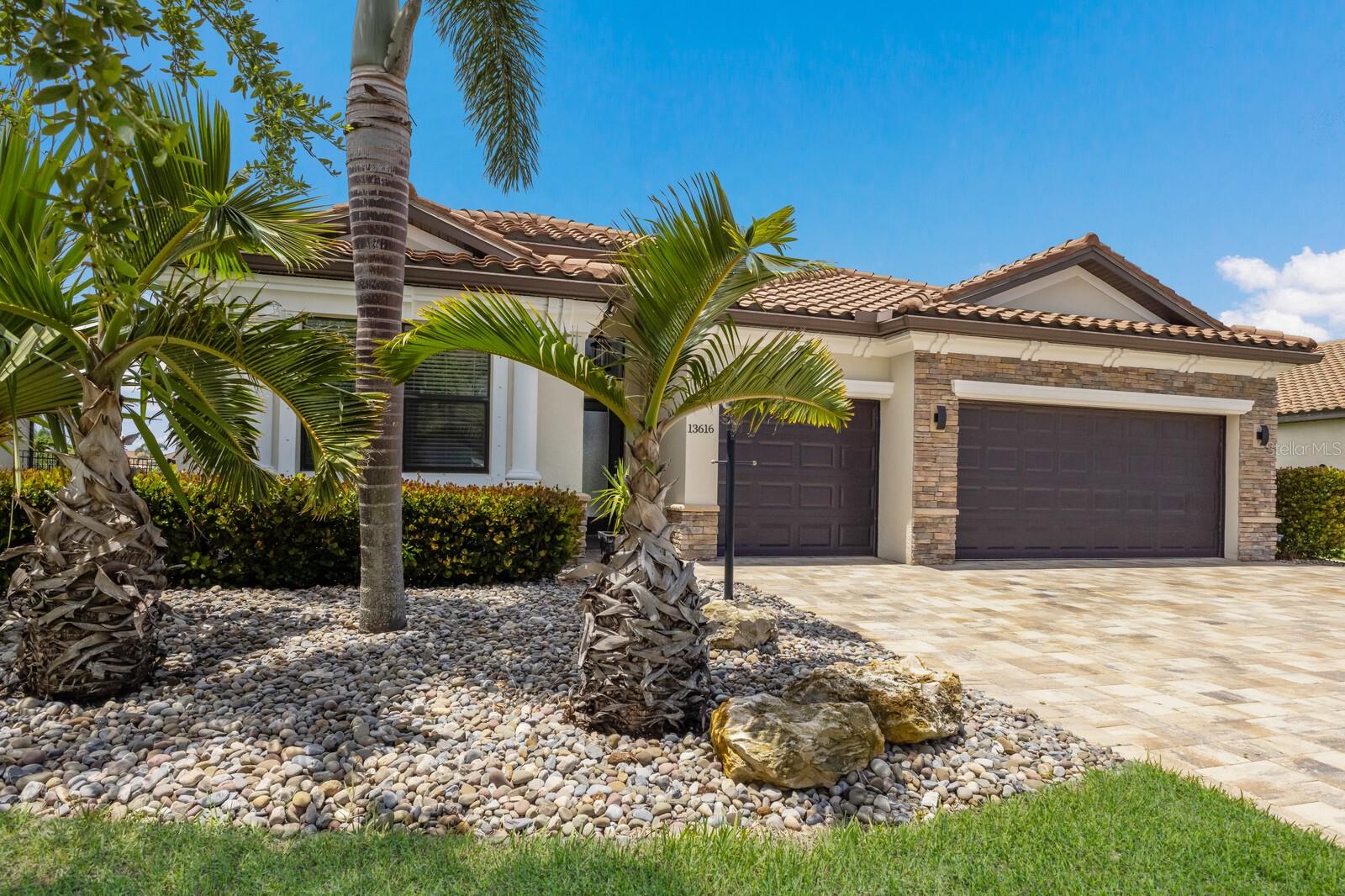 13616 SAW PALM CREEK TRL, LAKEWOOD RANCH, FL, 34211