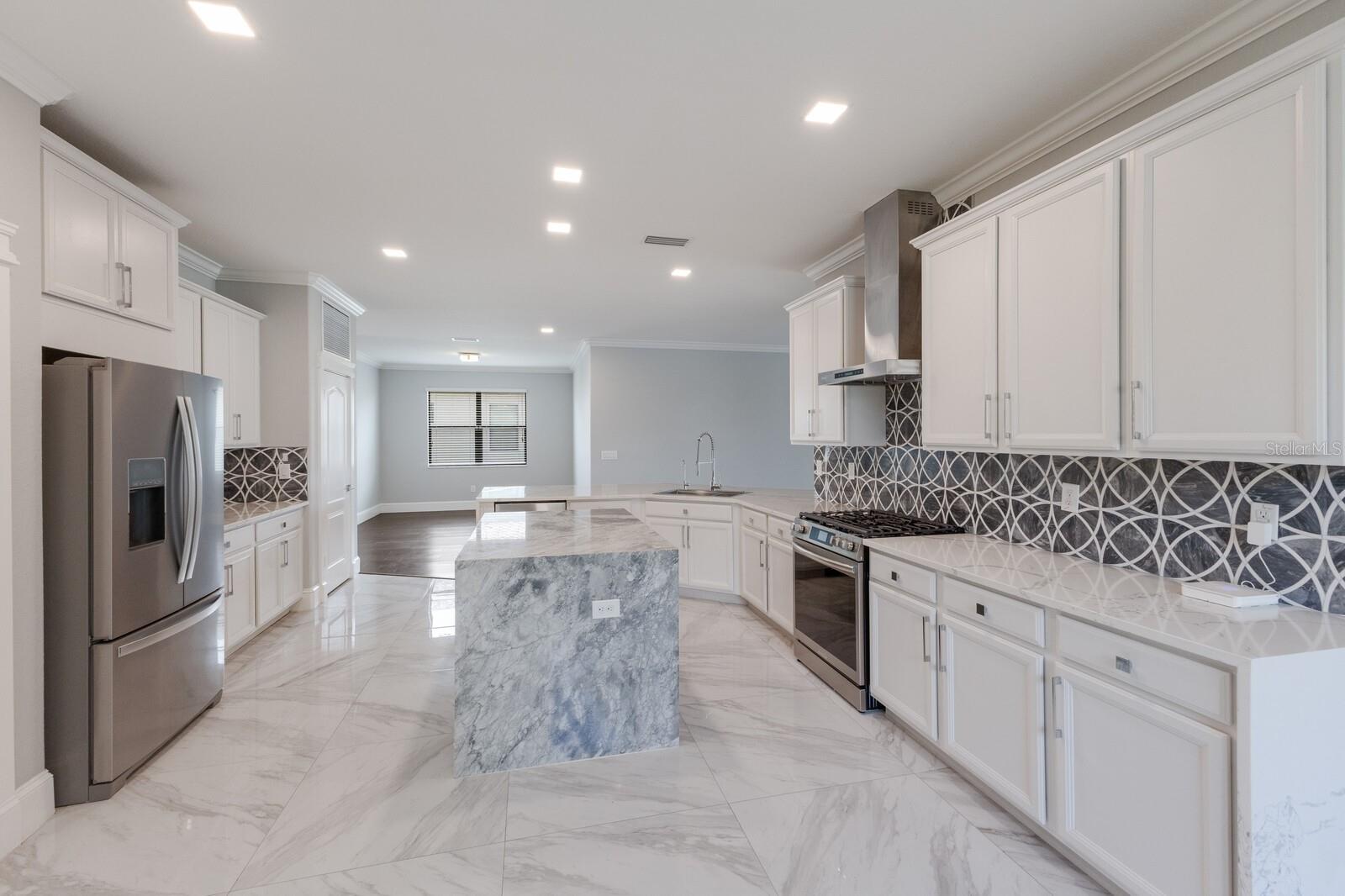 13616 SAW PALM CREEK TRL, LAKEWOOD RANCH, FL, 34211