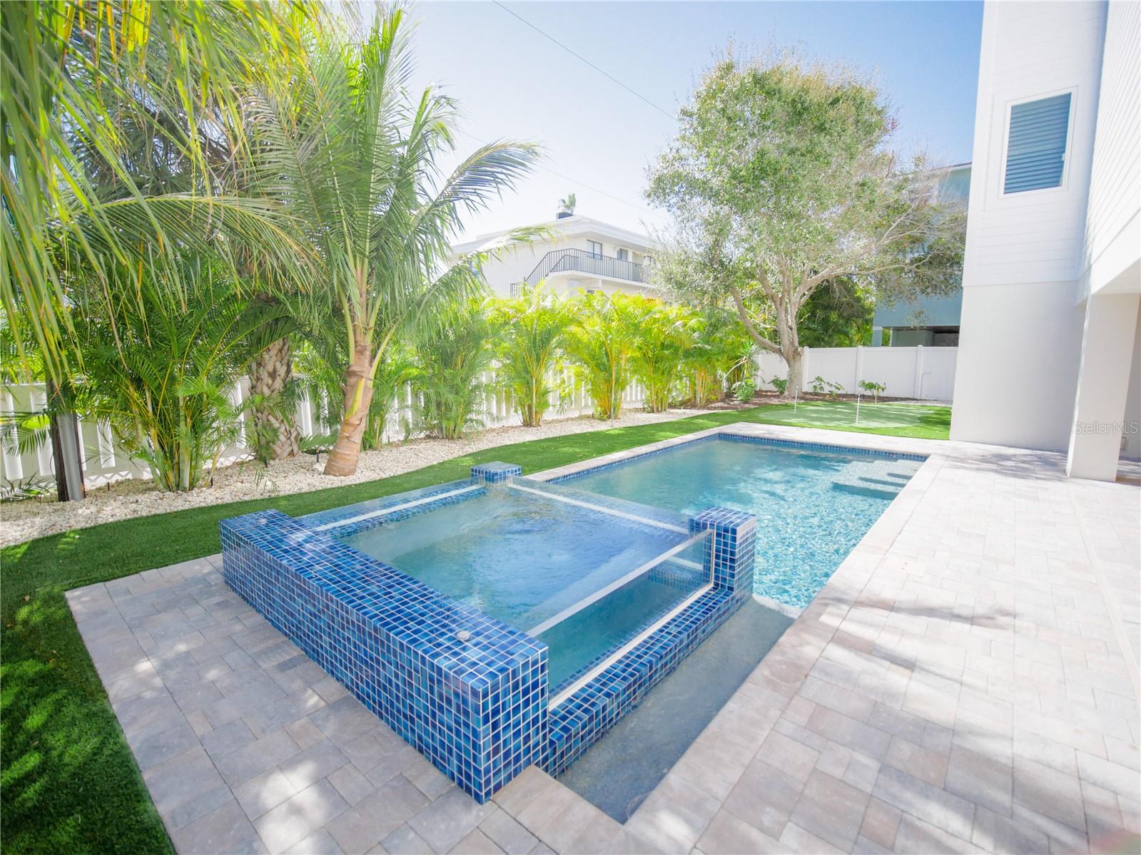 A4655871 Property Photo