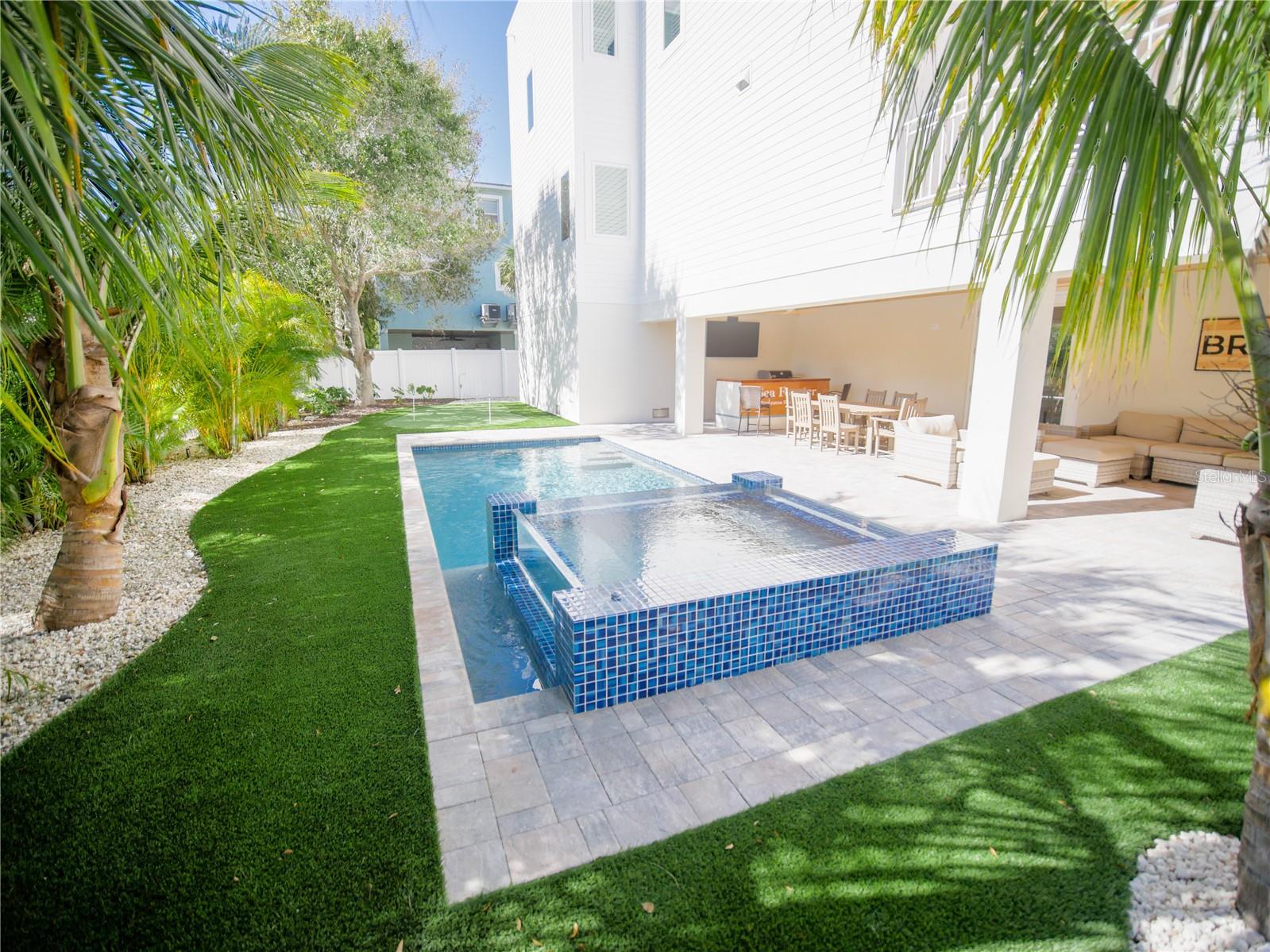 A4655871 Property Photo