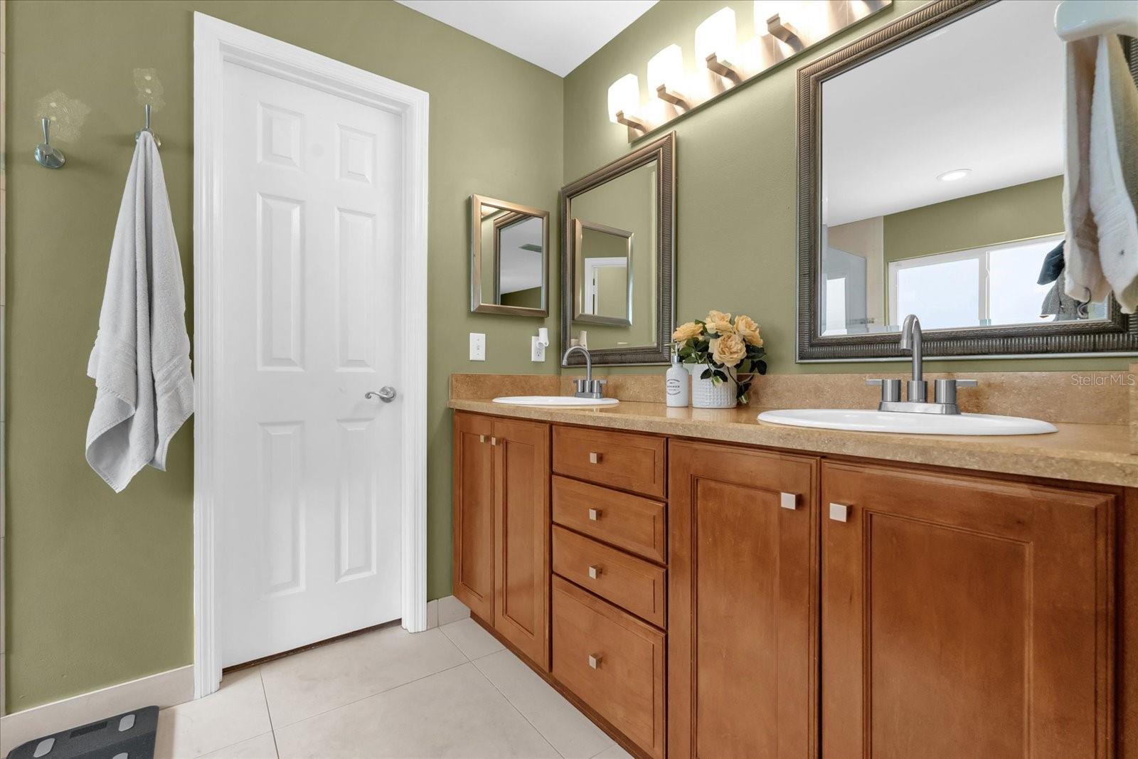 9275 LAKE SHARP CT, ORLANDO, FL, 32817