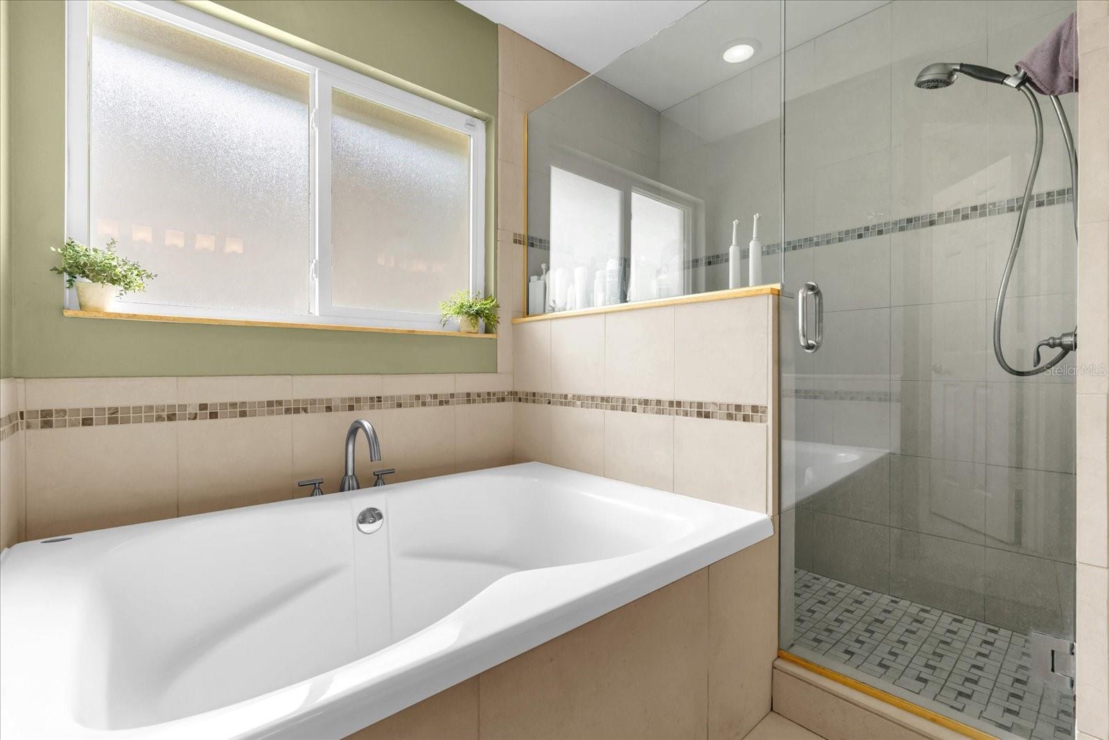 9275 LAKE SHARP CT, ORLANDO, FL, 32817