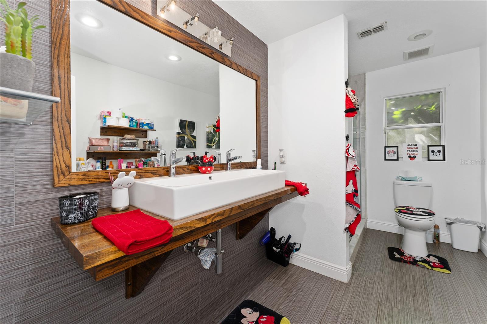 1111 PINAR DR, ORLANDO, FL, 32825