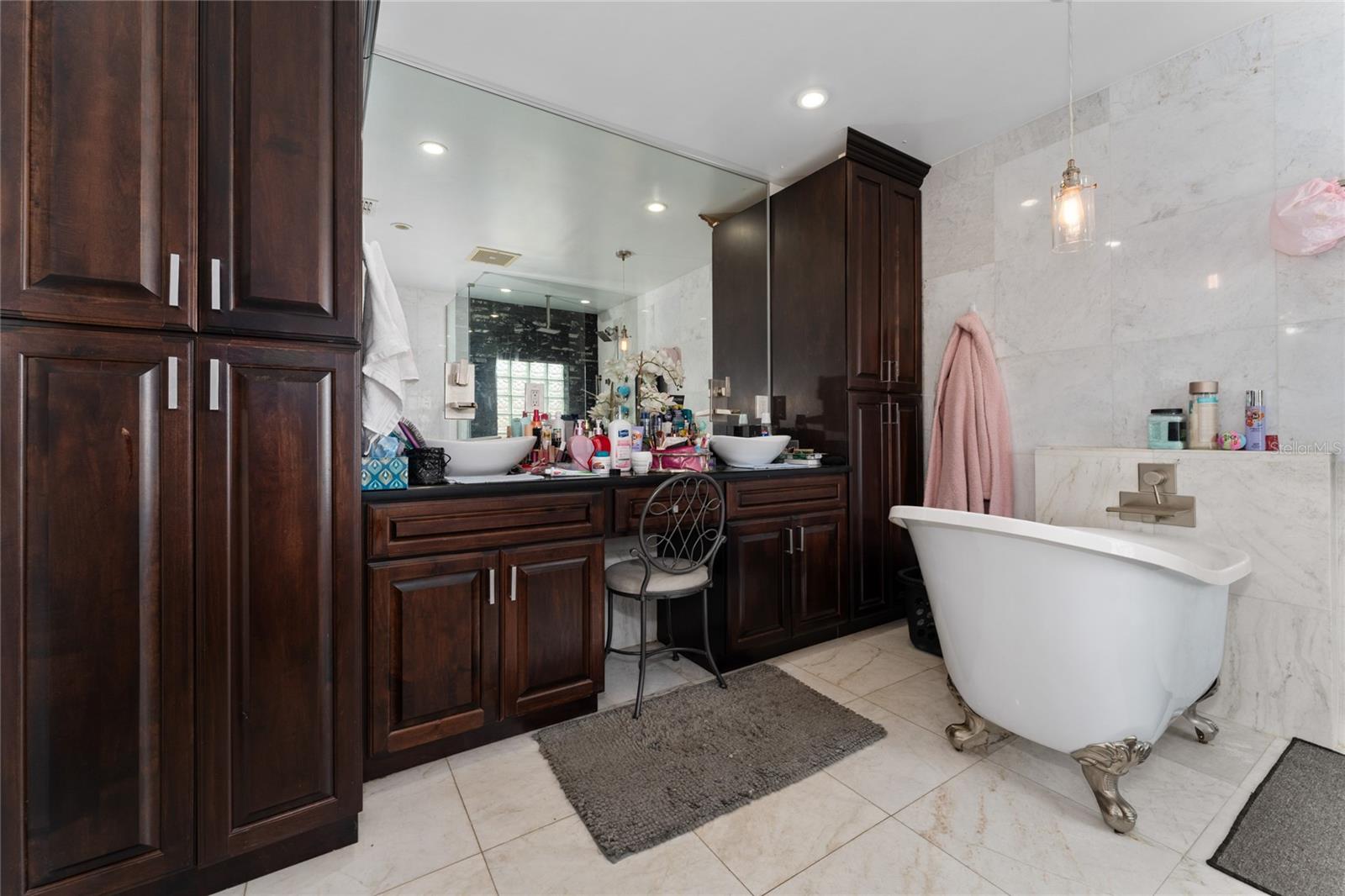 1111 PINAR DR, ORLANDO, FL, 32825