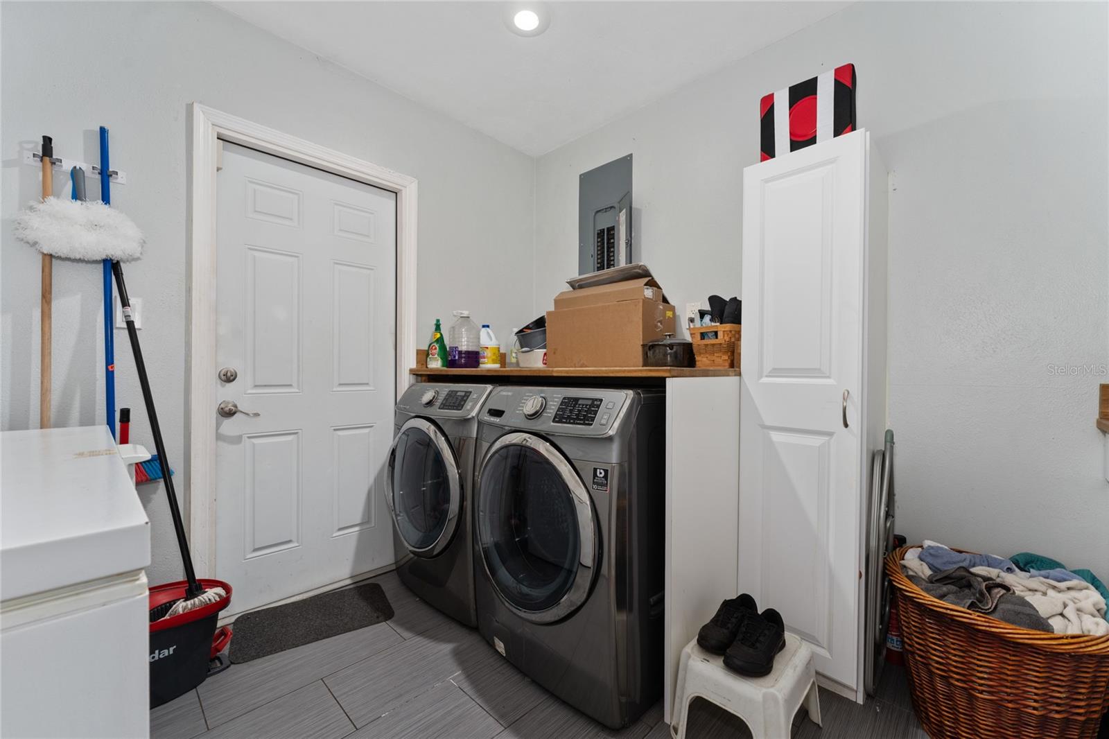 1111 PINAR DR, ORLANDO, FL, 32825