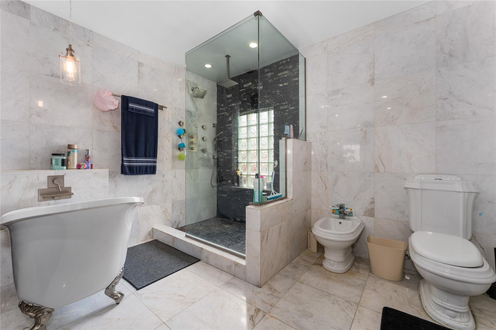 1111 PINAR DR, ORLANDO, FL, 32825