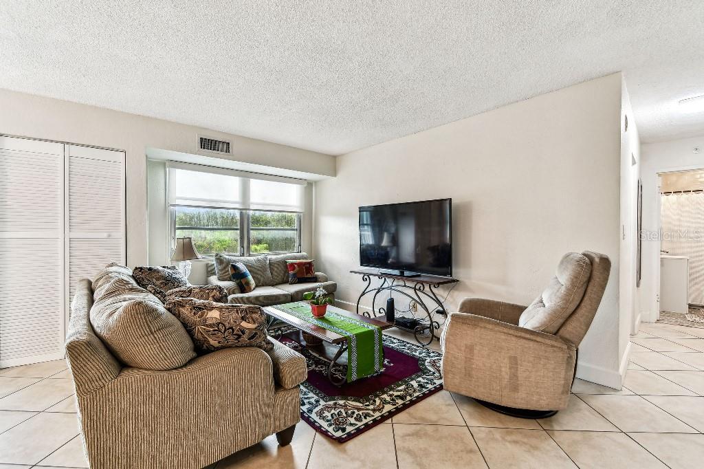 TB8396974 Property Photo