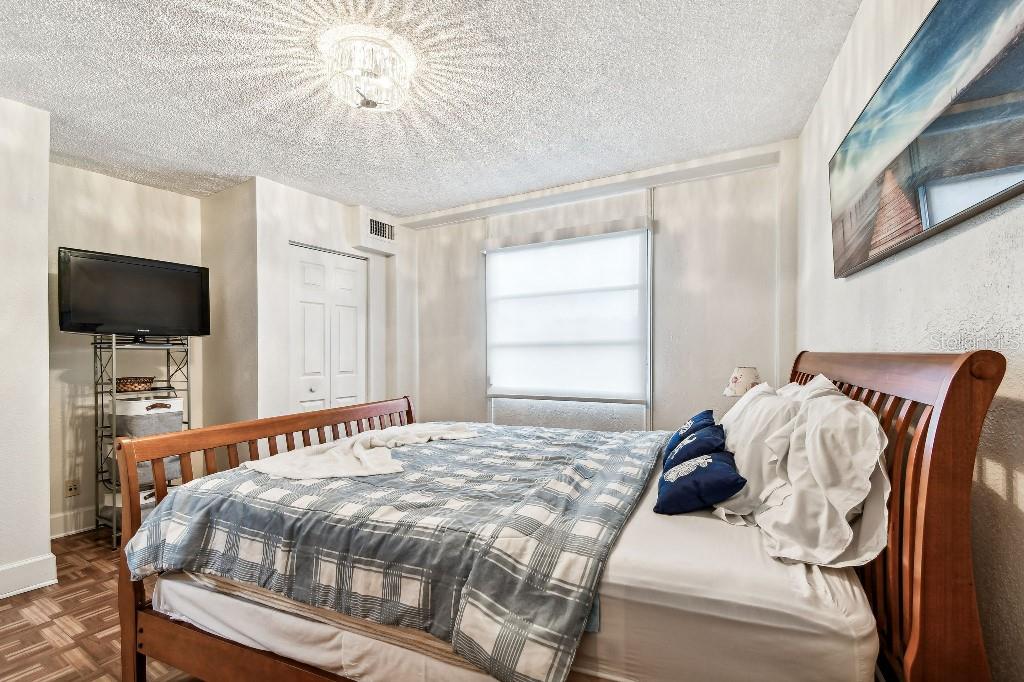 TB8396974 Property Photo