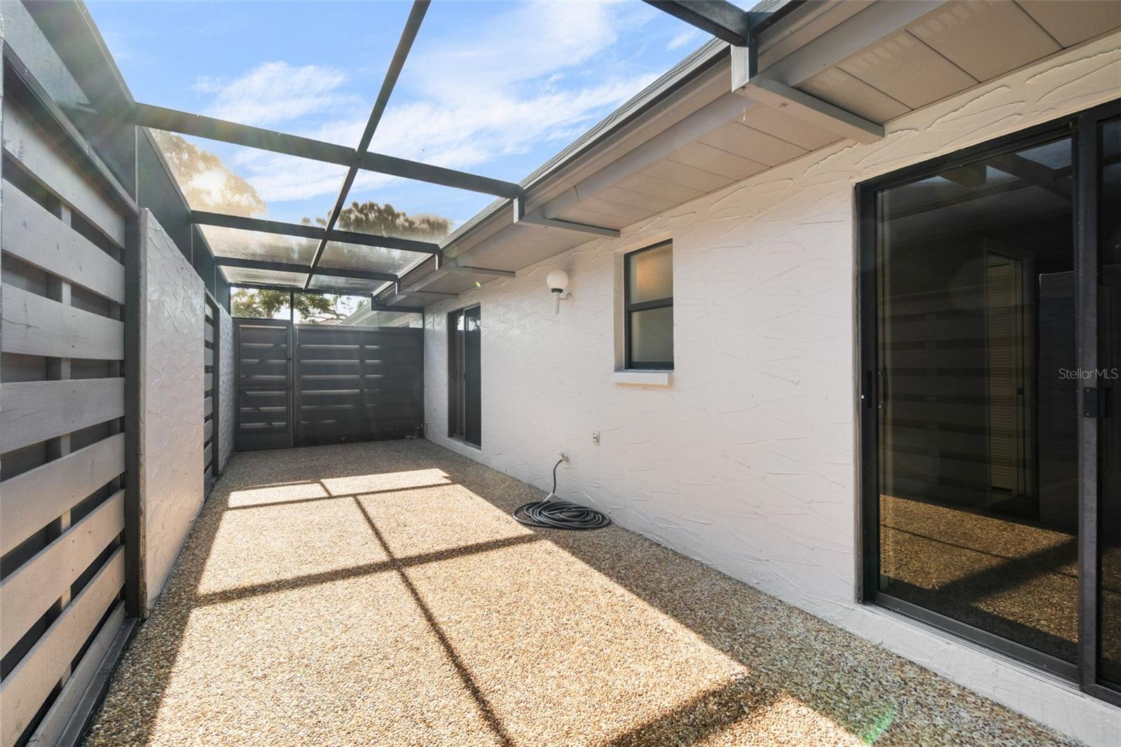 A4655910 Property Photo
